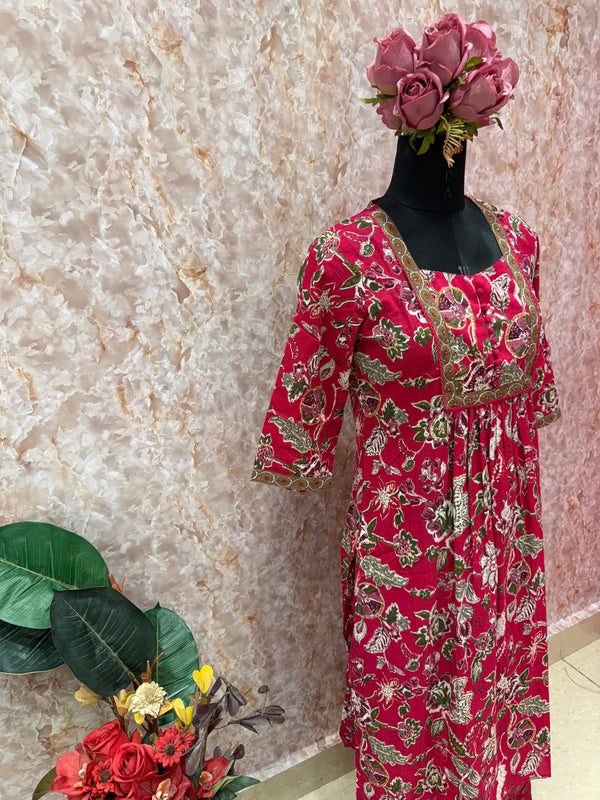 Vibrant Magenta Embroidered Suit Set with Traditional Detailing